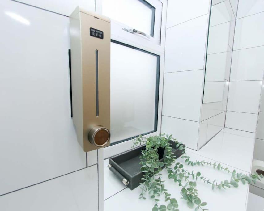 No12-Luxe Living Guest Apartment- 1 Bed-Garden-Private Parking-Wifi-Beach-City Swansea Dış mekan fotoğraf
